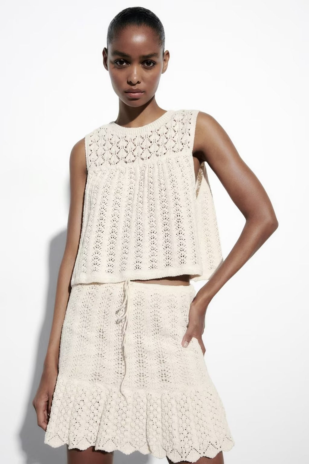 TFE: Round Neck Jacquard Mesh Hollow Out Sleeveless Knitted Set