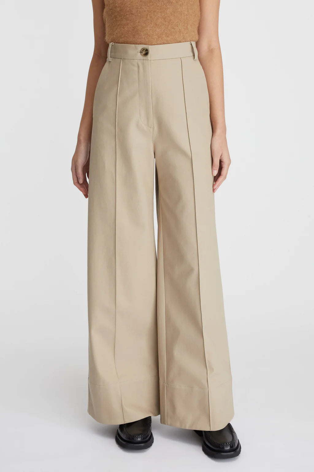 TFE: Chic & Fearless- Empower Your Wardrobe with Wide Leg Tailored Trousers