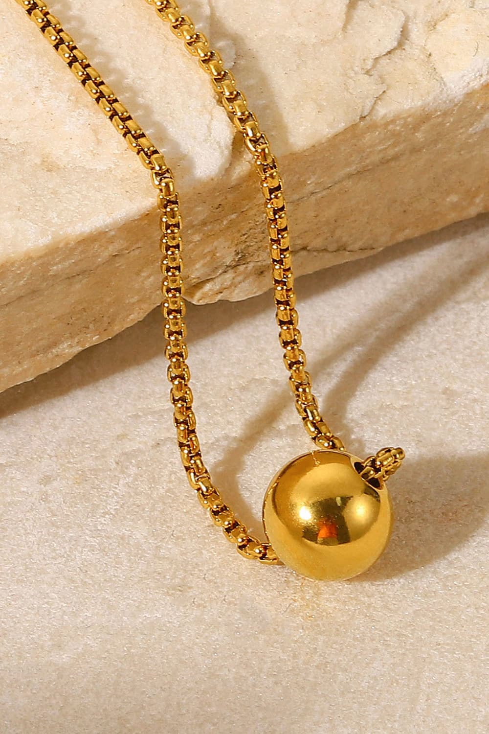 TFE: 18K Gold-Plated Round Shape Pendant Necklace