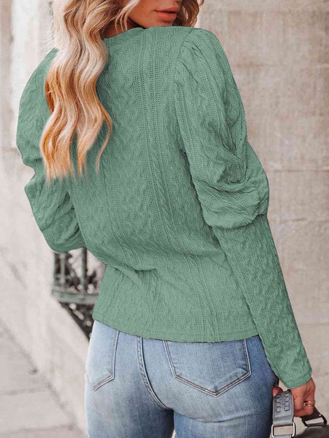 TFE: Knit Top with a Round Neck and Puff Sleeves