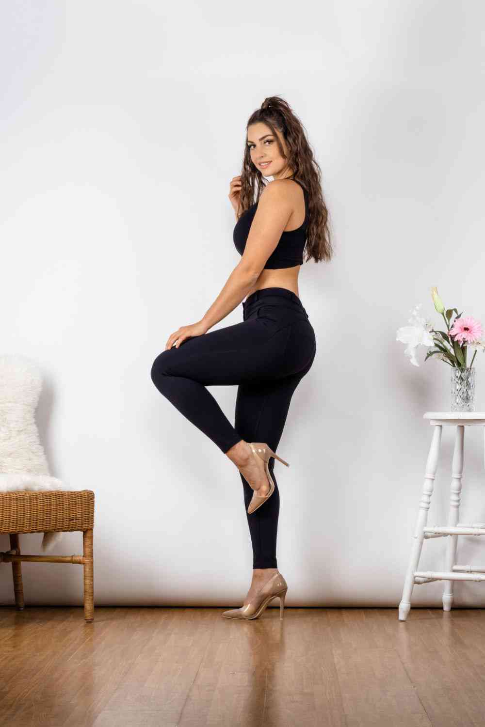 TFE: Full Size Contrast Detail Buttoned Leggings