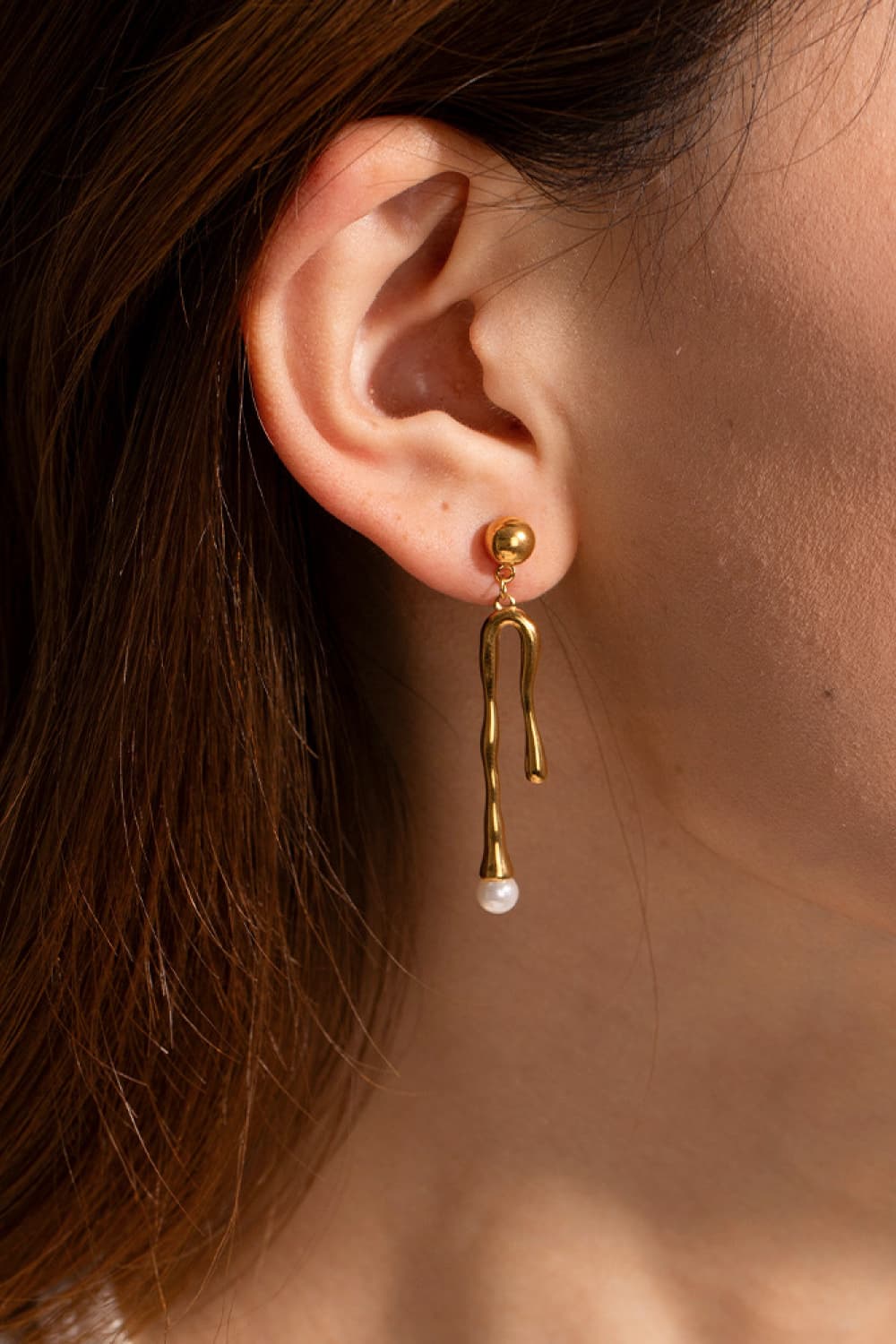 TFE: Dangle Earrings with 18K Gold-Plated Synthetic Pearls