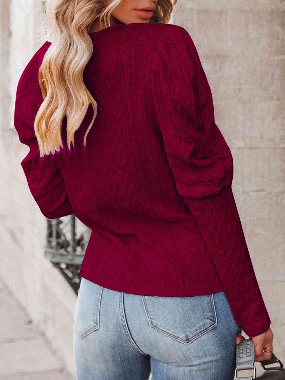 TFE: Knit Top with a Round Neck and Puff Sleeves