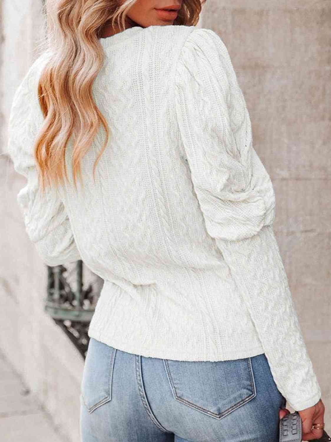 TFE: Knit Top with a Round Neck and Puff Sleeves