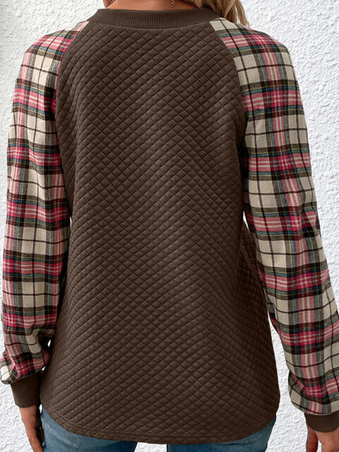 TFE: Sweatshirt with a Round Neck in a Plaid Pattern