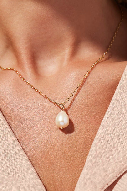 TFE: Freshwater Pearl Pendant Necklace