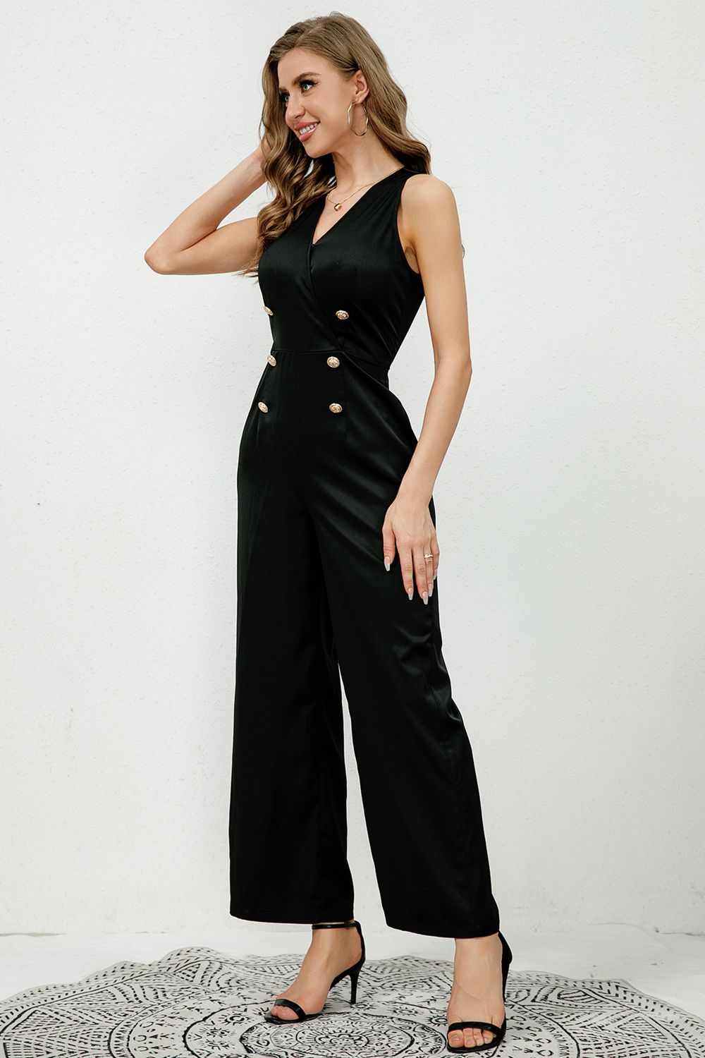 TFE: Chic V-Neck Sleeveless Jumpsuit with Stylish Decorative Buttons